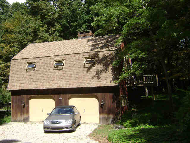 Building photograph for 538 LONG MTN RD